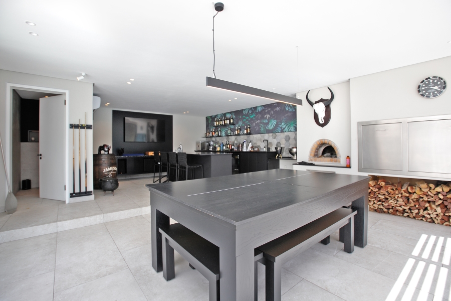 To Let 4 Bedroom Property for Rent in Fresnaye Western Cape
